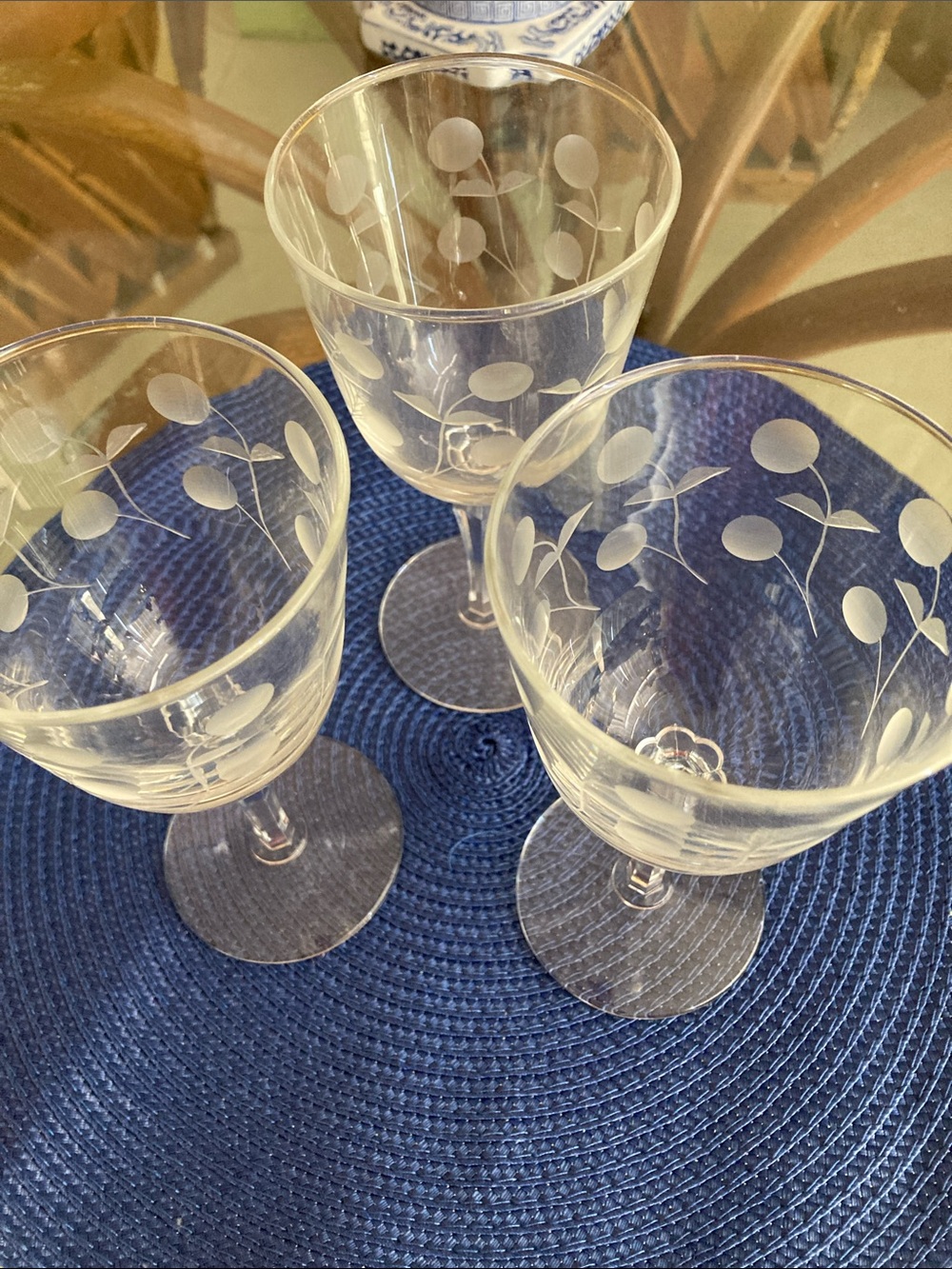 Elegant Etched Glass Wine Goblets - Clear
